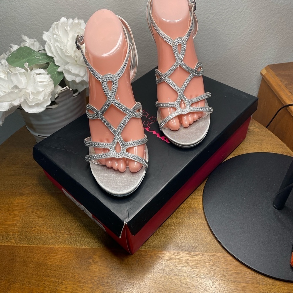 Touch of Nina satin and crystal Metallic Strappy Heels worn once Sz 9.5 with box - Picture 5 of 11